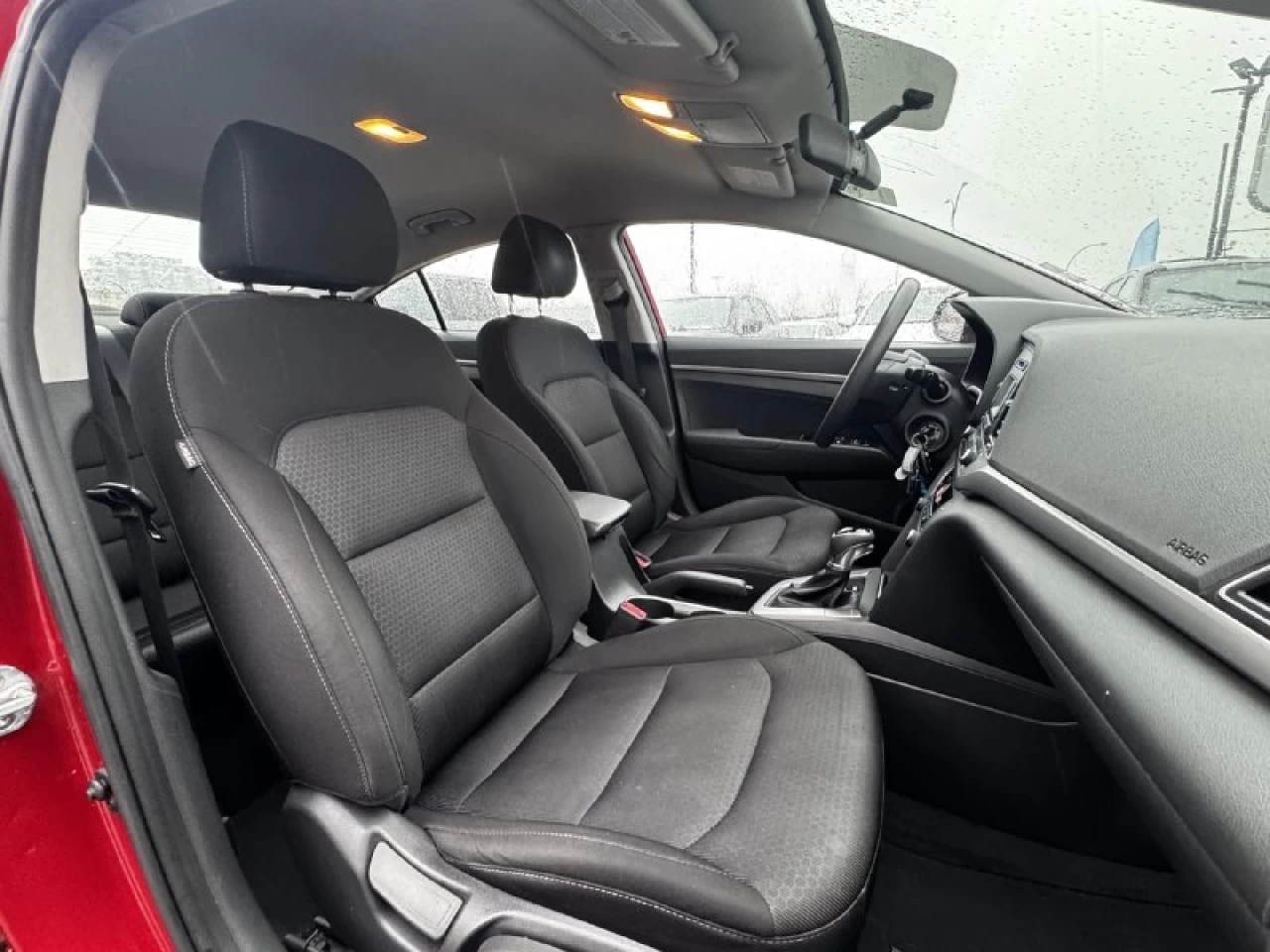 2017 Hyundai Elantra LE**SAAQ CERTIFIER**SIEGES CHAUFFNATS**MODE ECO** Image principale