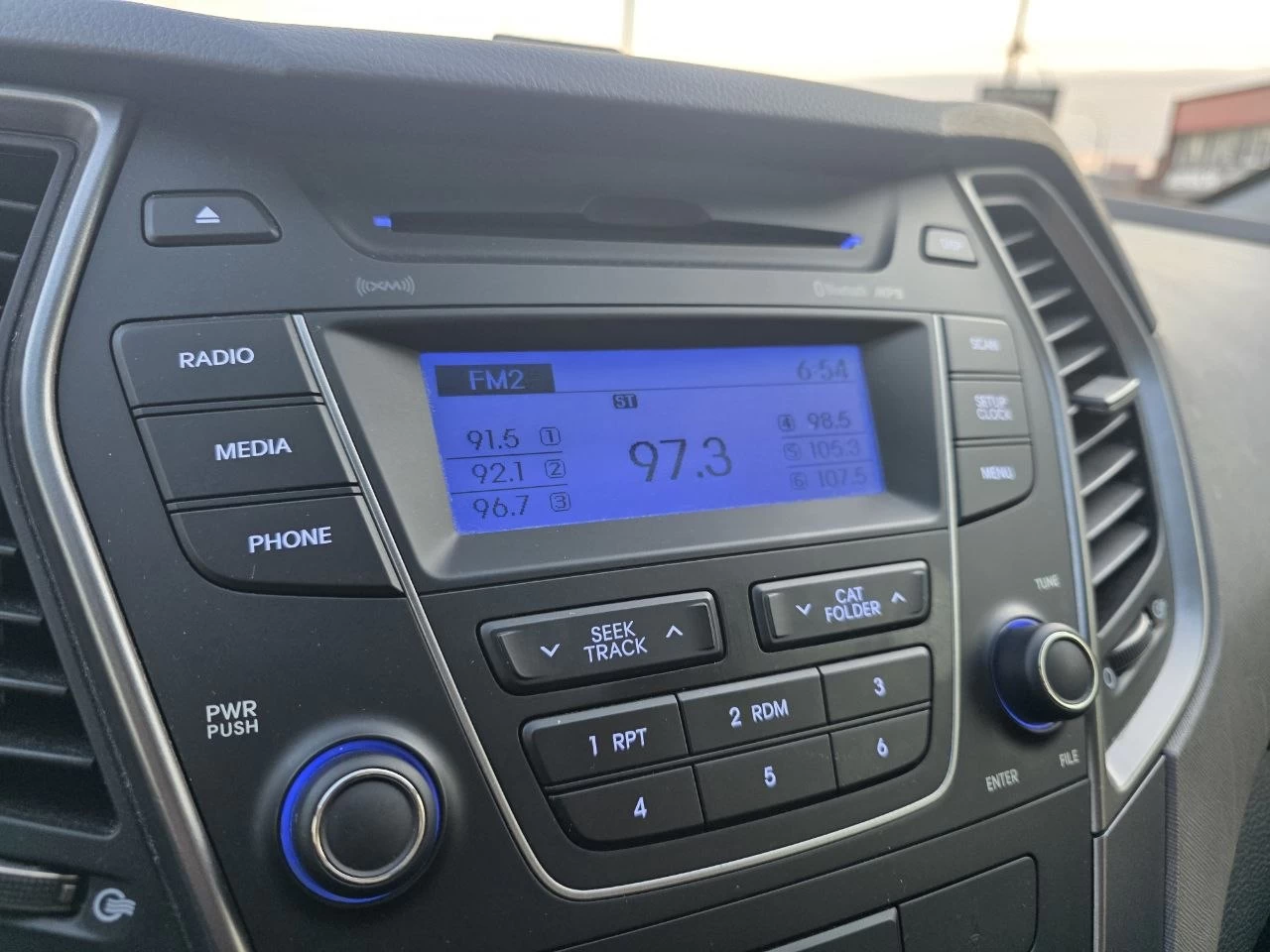 2016 Hyundai Santa Fe Sport JAMAIS ACCIDENTEE**SAAQ CERTIFIEE**UNE SEULE PROPRIO**2.4L**SIEGES CHAUFFANTS**MAGS**EN SPECIAL** Image principale