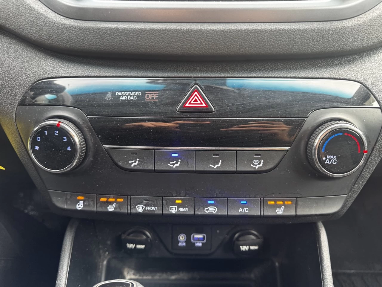 2017 Hyundai Tucson Premium**AWD**SAAQ CERTIFIEE**CamÉra de Recul**Volant Chauffant**SIEGES CHAUFFNATS AVANT ET ARRIERE**ANGLE MORT**MAGS** Main Image