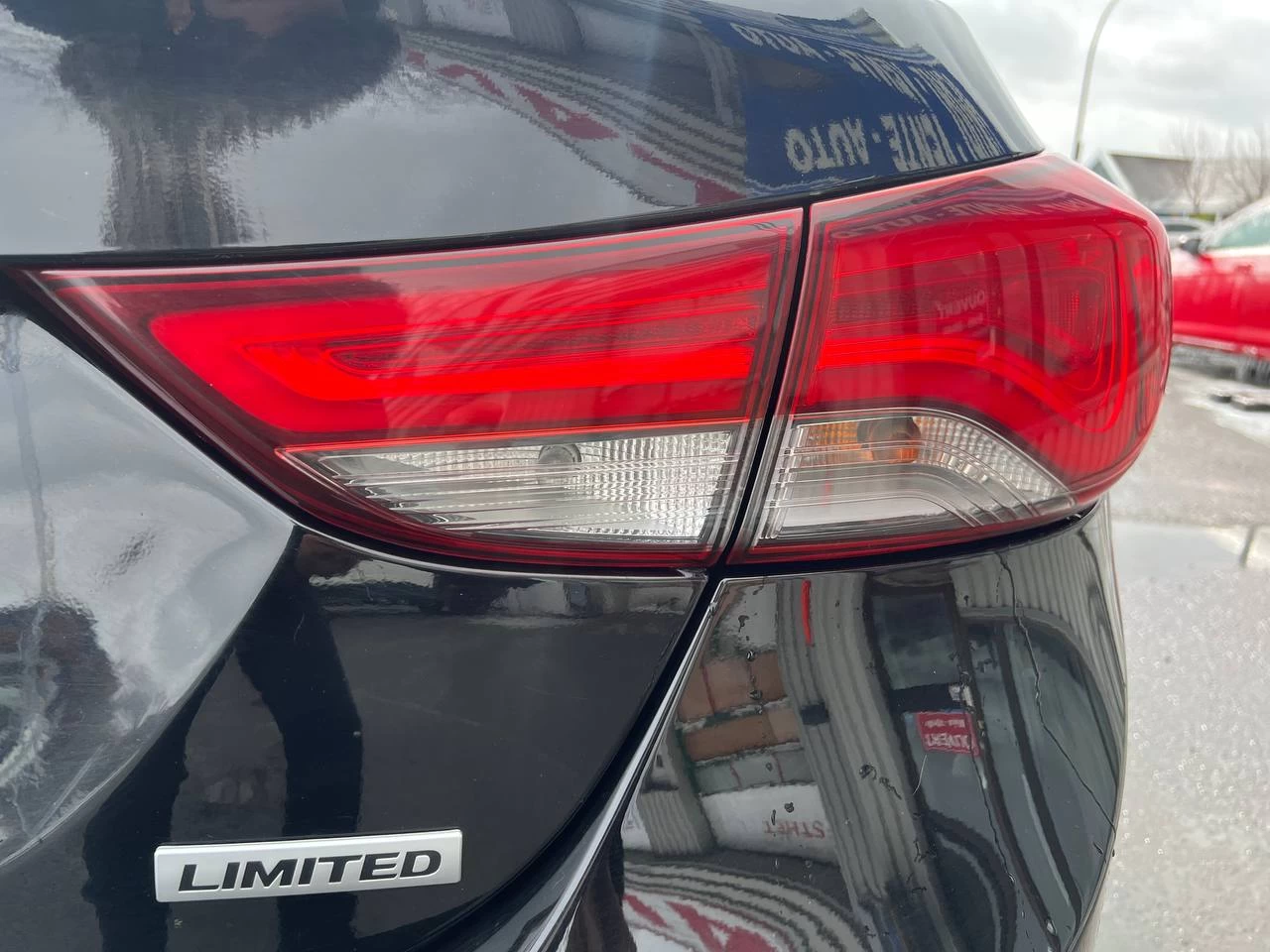 2015 Hyundai Elantra Limited**SAAQ CERTIFIEE**Toit Ouvrant**CamÉra de Recul**SIEGES EN CUIR**Navigation**SIEGES CHAUFFANTS Avant et ArriÈre**DÉmarrage À distance**MAGS** Image principale