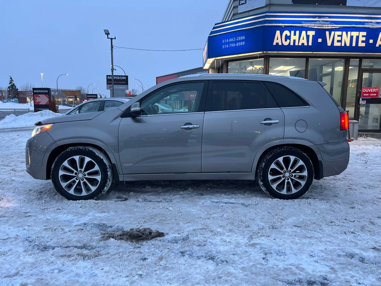 2014 Kia Sorento SX**JAMAIS ACCIDENTEE**AWD**TOIT OUVRANT PANAROMIQUE**CAMERA DE RECULE**NAVI**SIEGES EN CUIR**SIEGES CHAUFFANTS AVANT ET ARRIERE**SiÈge VentilÉ**VOLANT CHAUFFANT**Alerte d’angle mort** Main Image