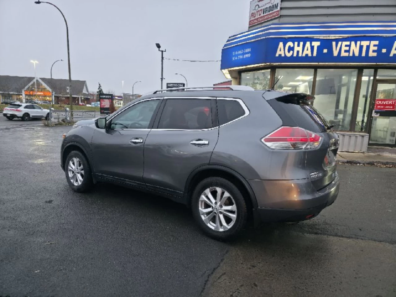 2015 Nissan Rogue **SV**TOIT PANORAMIQUE**CAMERA DE RECUL**SIEGES CHAUFFANTS**MAGS** Image principale