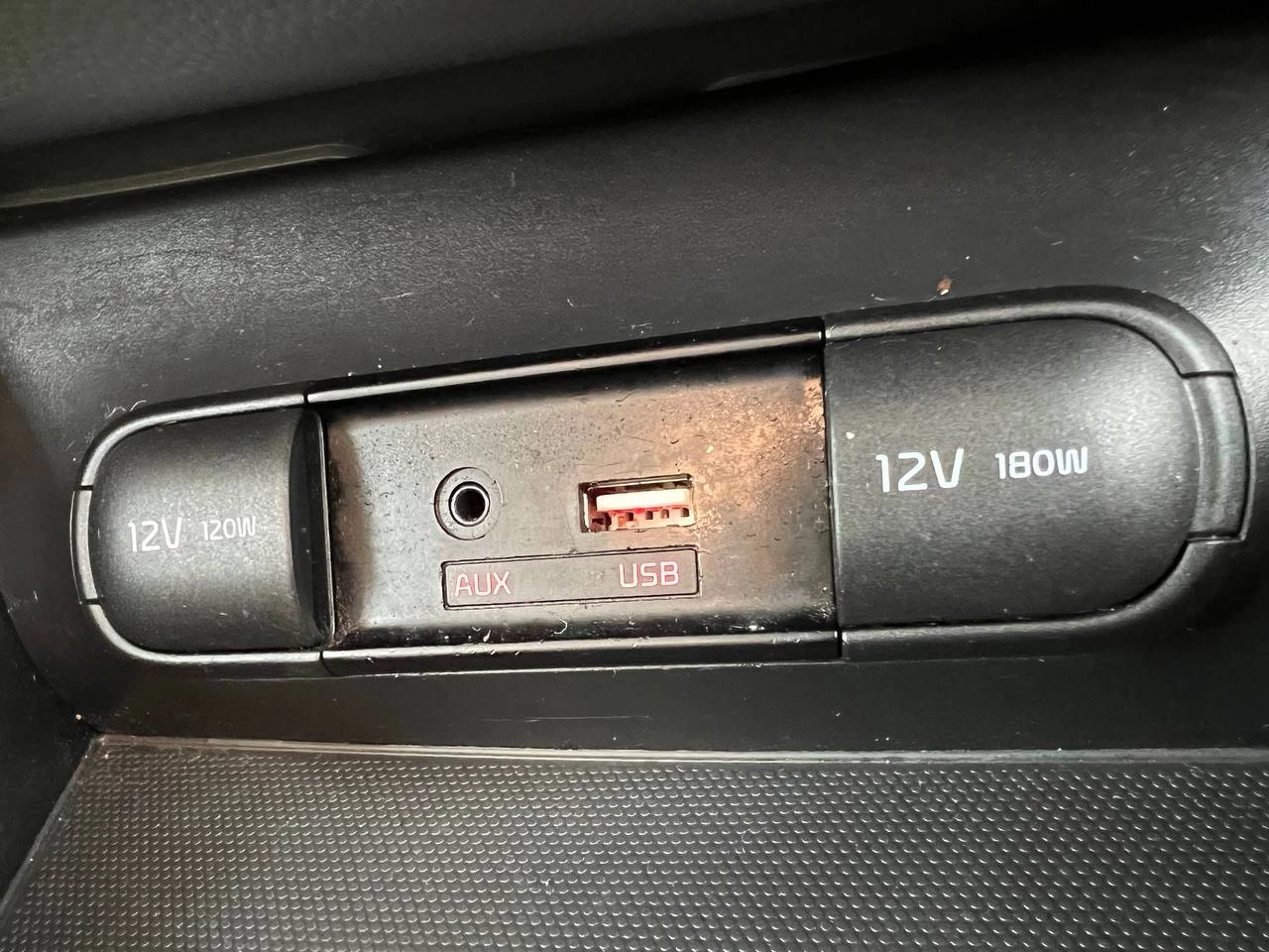 2016 Kia Soul EV Luxury**Jamais Accidentee**NAVIGATION**CUIR**SIEGES CHAUFFANTS AVANT ET ARRIERE**SIEGES FROIDS**VOLANT CHAUFFANT**MAGS** Main Image