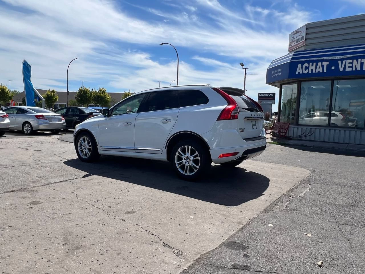 2014 Volvo XC60 3.2**AWD**Toit Ouvrant Panaromique**SIEGES EN CUIR**SIEGES CHAUFFANTS**SIEGES CHAUFFANTS ARRIERE**VOLANT CHAUFFANTS**MAGS** Main Image