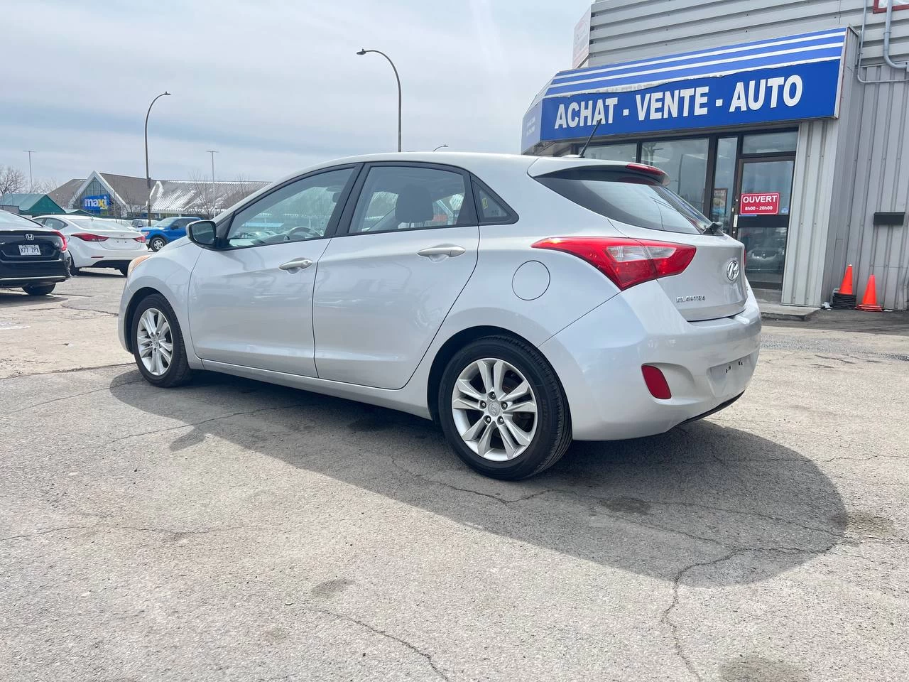 2013 Hyundai Elantra GT GLS**TOIT OUVRANT PANARAMIQUE**SIEGES CHAUFFANTS**MAGS** Image principale