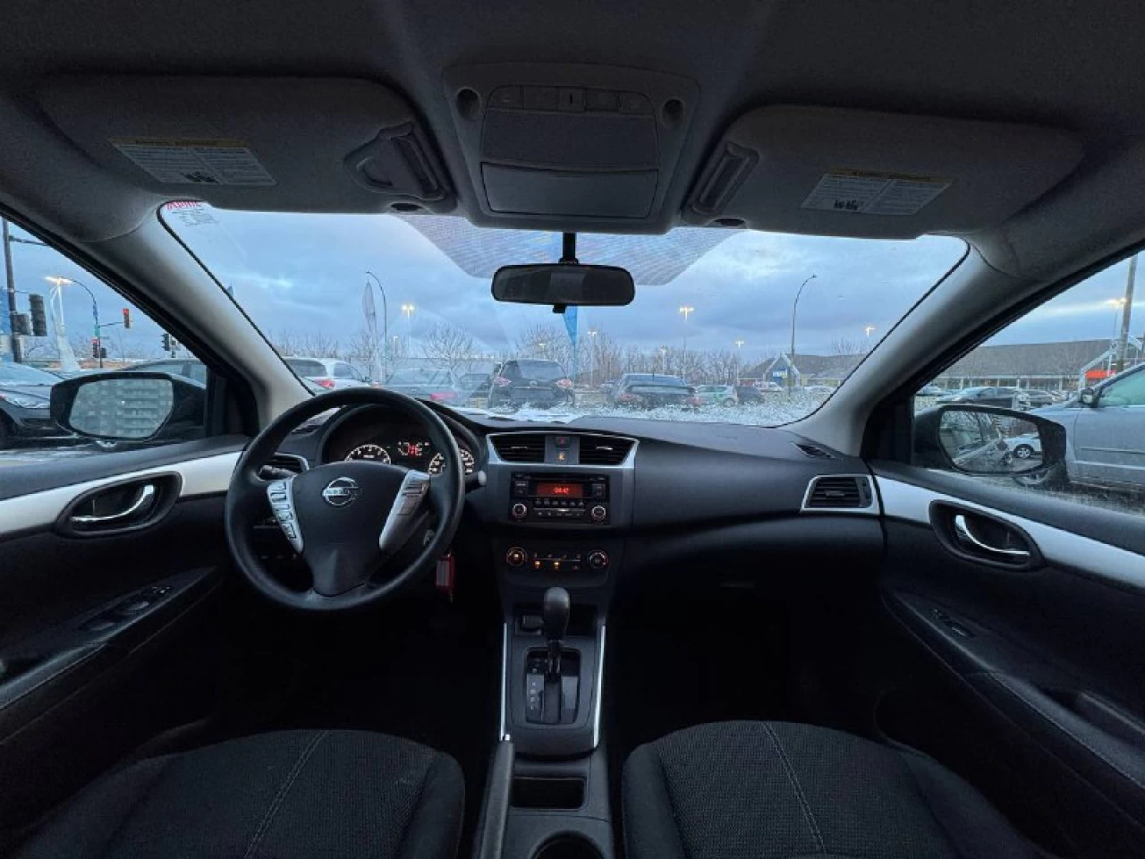 2017 Nissan Sentra S**Jamais accidente** Image principale