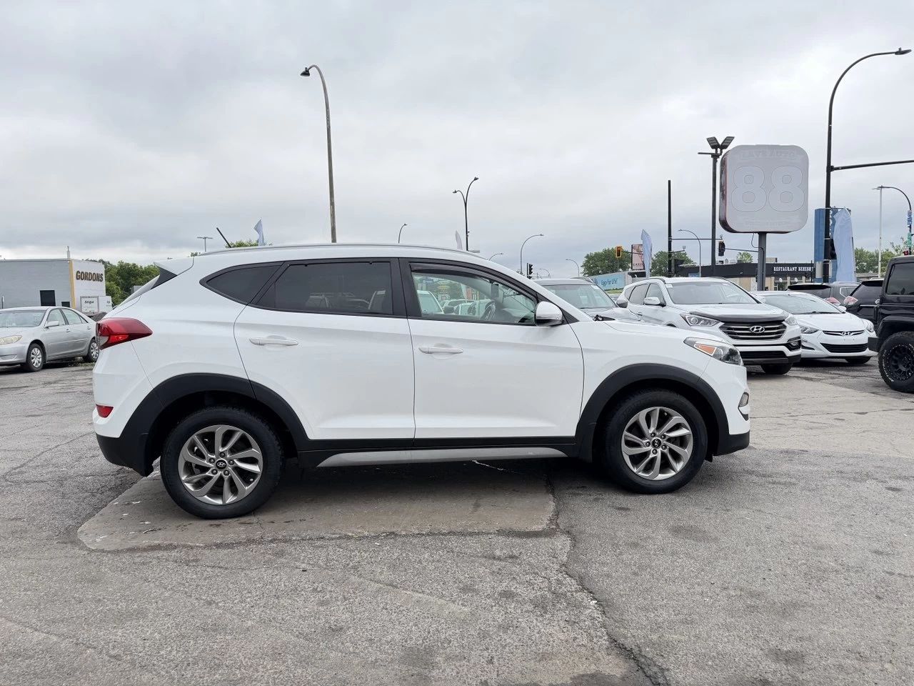 2017 Hyundai Tucson Premium**SAAQ Certifie**CAMERA DE RECUL**ANGLE MORT**SIEGES CHAUFFANTS**Volant Chauffant**MAGS Image principale