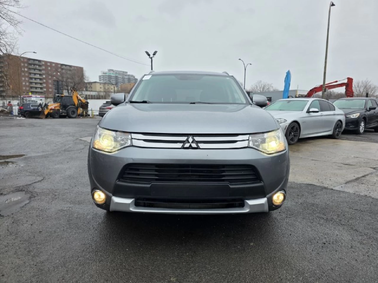 2015 Mitsubishi Outlander **GT**JAMAIS ACCIDENTEE**7 PASSAGERS**CUIR**NAVI**CAMERA DE RECUL**SIEGES CHAIFFANTS**MAGS** Image principale