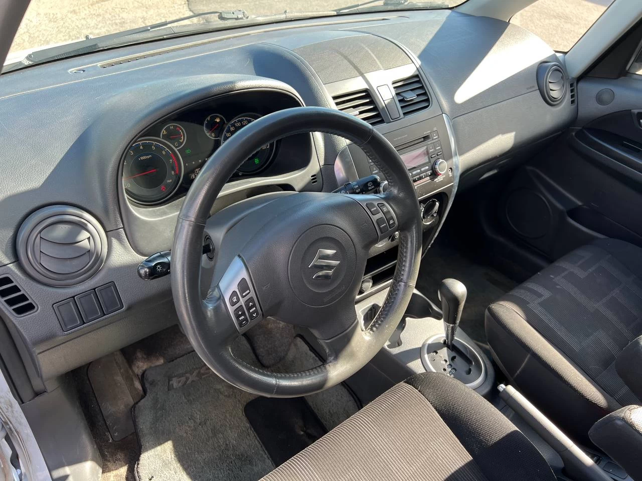 2010 Suzuki SX4 JX**AWD**MAGS** Image principale