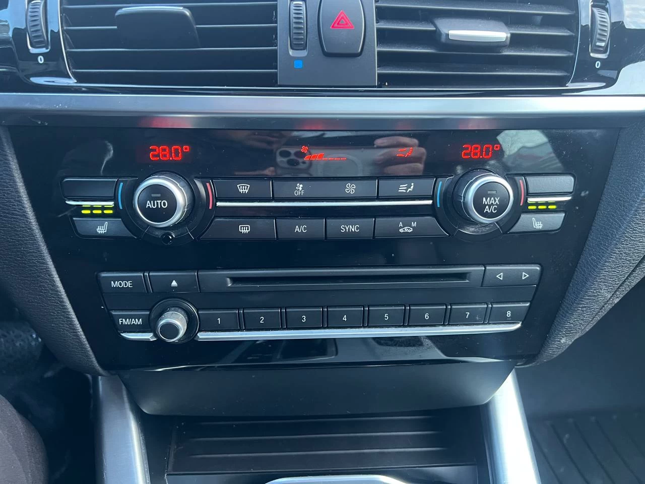 2015 BMW X3 XDrive28i**AWD**SAAQ CERTIFIEE**TOIT PANORAMIQUE**CAMERA DE RECULE**SIEGES CHAUFFNATS**MAGS**VOLANT CHAUFFNATS**CUIR** Image principale