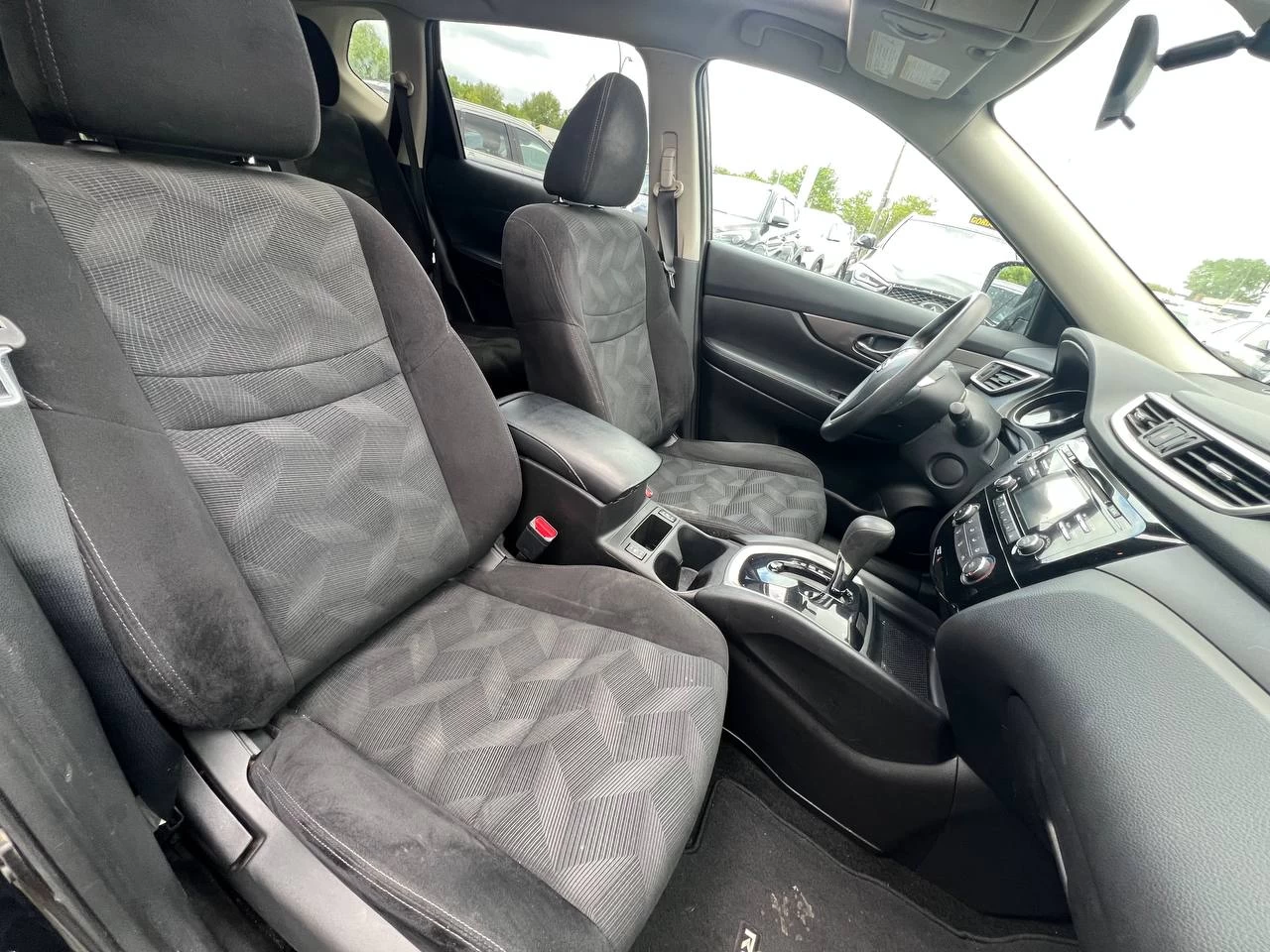 2014 Nissan Rogue SV**AWD**JAMAIS ACCIDENTEE**SAAQ CERTIFIEE**TOIT PANORAMIQUE**CAMERA DE RECUL**SIEGES CHAUFFANTS**MAGS** Image principale