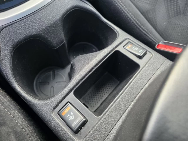 Nissan Rogue **SV**JAMAIS ACCIDENTEE**SAAQ CERTIFIEE**TOIT PANORAMIQUE**CAMERA DE RECUL**SIEGES CHAUFFANTS**MAGS** 2014