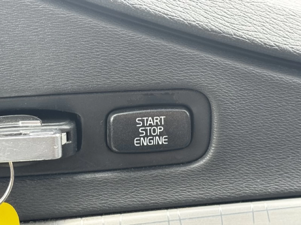 2009 Volvo XC70 3.2L**AWD**TOIT OUVRANT**SIEGES CHAUFFNATS**CUIR**PUSH TO STRAT** Image principale