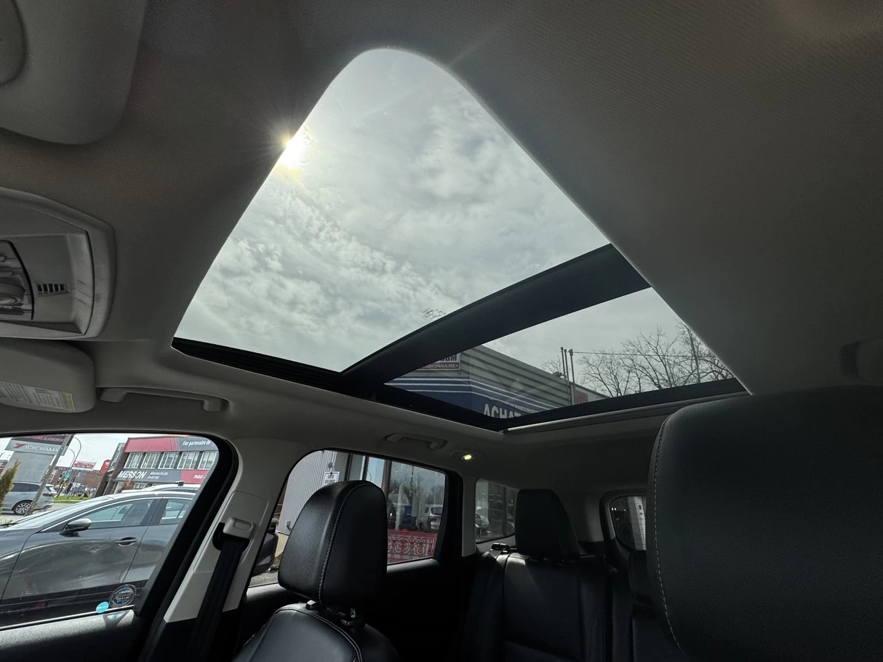 2015 Ford Escape Titanium**AWD**Toit Ouvrant**CamÉra de Recul**SIEGES EN CUIR**Navigation**SIEGES CHAUFFANTS**MAGS** Image principale