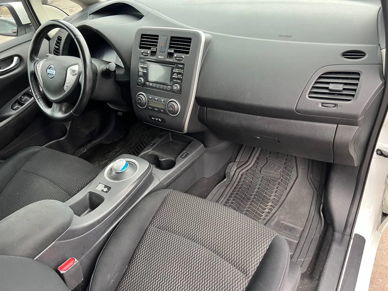2015 Nissan LEAF SV**Jamais Accidentee**CAMERA DE RECUL**SIEGES CHAUFFANTS EN AVANT ET ARRIERE**VOLANT CHAUFFANTS Image principale