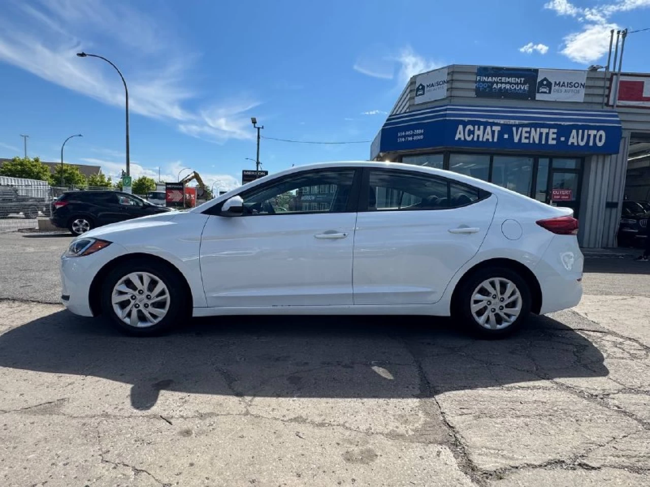 2017 Hyundai Elantra LE **SIÈGES CHAUFFANTS**BLUETOOTH**SELECTEUR DE MODES DE CONDUITE**ÉCONOMIQUE** Financement 1Ère, 2e et 3e chance !! 100% ApprouvÉ Image principale