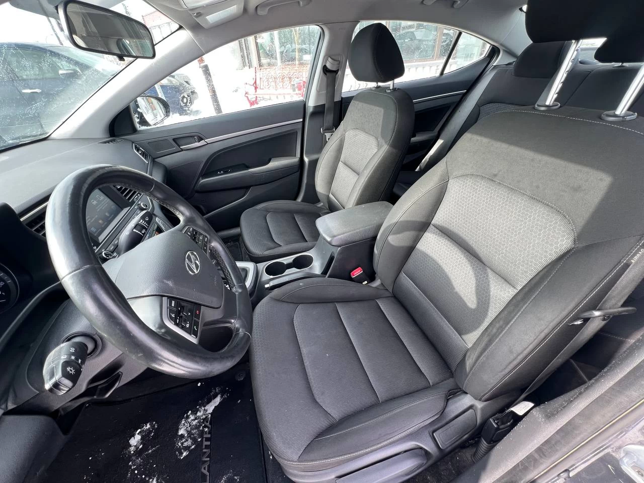 2017 Hyundai Elantra GL**CAR PLAY**CAMERA DE RECULE**SIEGES CHAUFFANTS**VOLANT CHAUFFANTS**ANGLE MORT**MAGS** Image principale