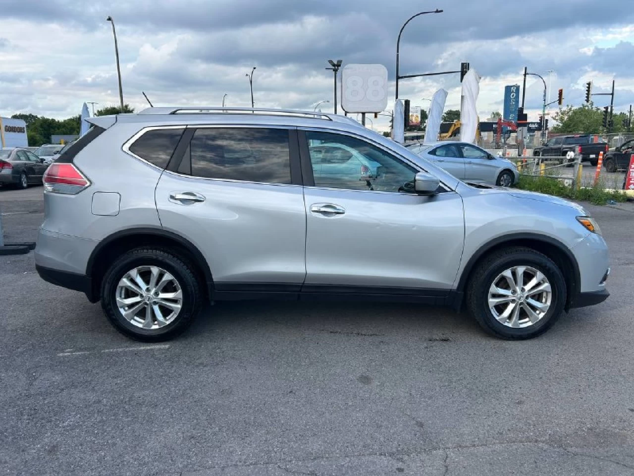2015 Nissan Rogue SV**AWD**TOIT OUVRANT PANORAMIQUE**CAMERA DE RECULE**SIEGES CHAUFFNATS**Mags** Image principale