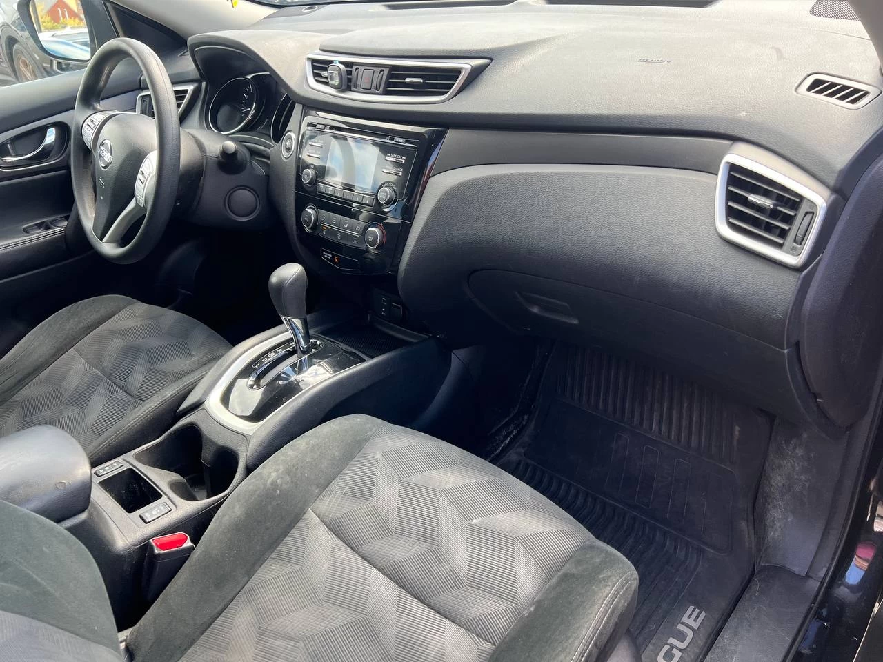 2016 Nissan Rogue SV**AWD**CAMERA DE RECULE**SIEGES CHAUFFNATS**Mags** Image principale