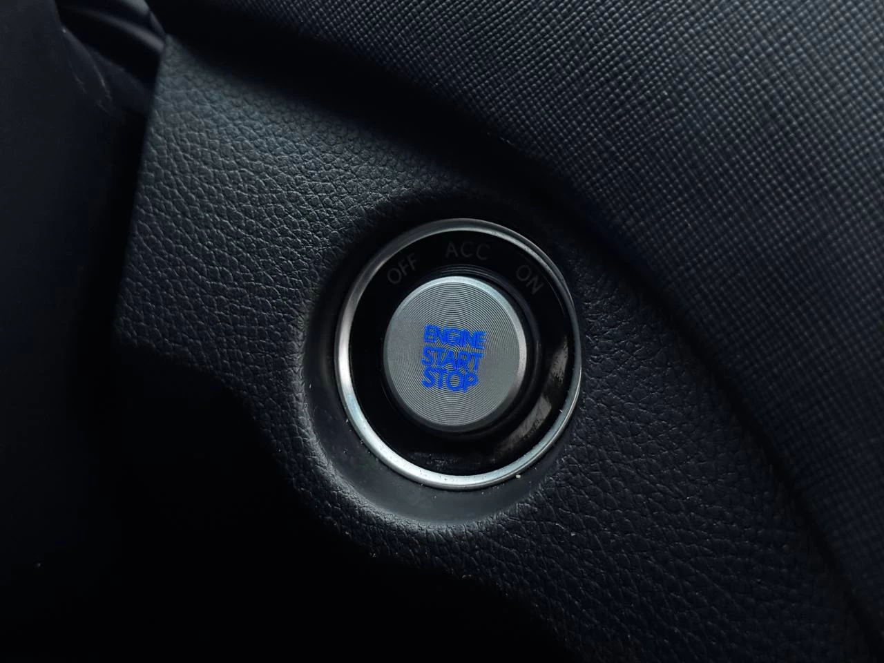 2017 Hyundai Santa Fe Sport Limited**AWD**Jamais Accidente**SAAQ CERTIFIEE**TOIT OUVRANT PANORAMIQUE**SIEGE EN CUIR**CAMERA DE RECUL**SIEGES CHAUFFNATS AVANT ET ARRIERE**Siege Ventile**Volant Chauffant**Navigation**Alerte d'angle Mort**MAGS** Main Image