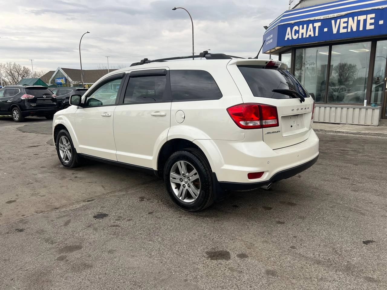 2017 Dodge Journey SXT**TOIT OUVRANT**CAMERA DE RECUL**SIEGES CHAUFFNATS**NAVIGATION**MAGS** Image principale