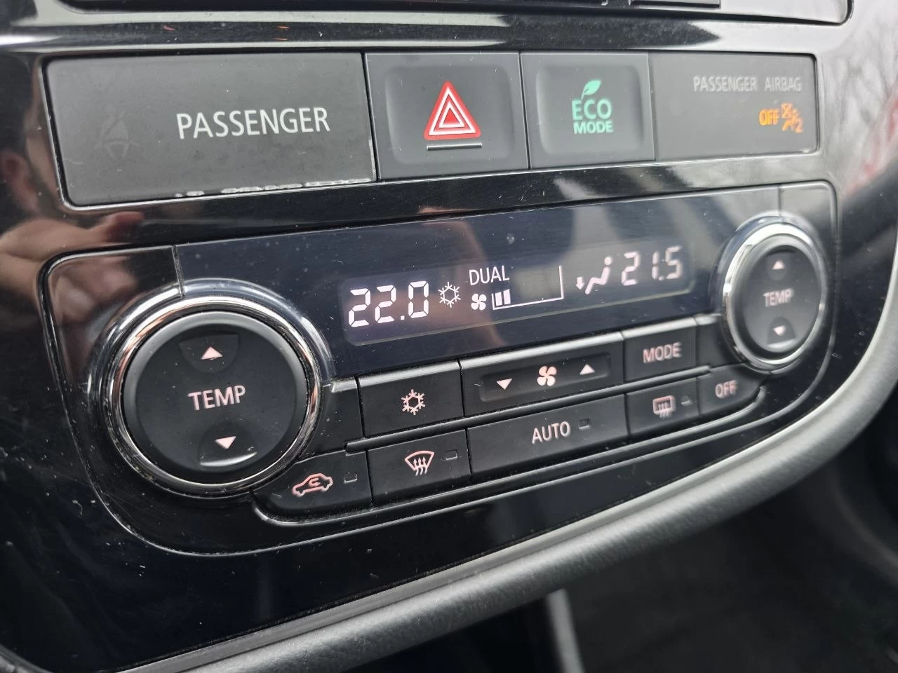 2015 Mitsubishi Outlander **GT**JAMAIS ACCIDENTEE**7 PASSAGERS**CUIR**NAVI**CAMERA DE RECUL**SIEGES CHAIFFANTS**MAGS** Image principale