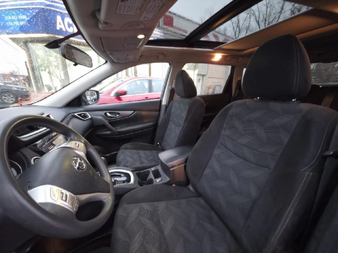 2015 Nissan Rogue **SV**TOIT PANORAMIQUE**CAMERA DE RECUL**SIEGES CHAUFFANTS**MAGS** Image principale