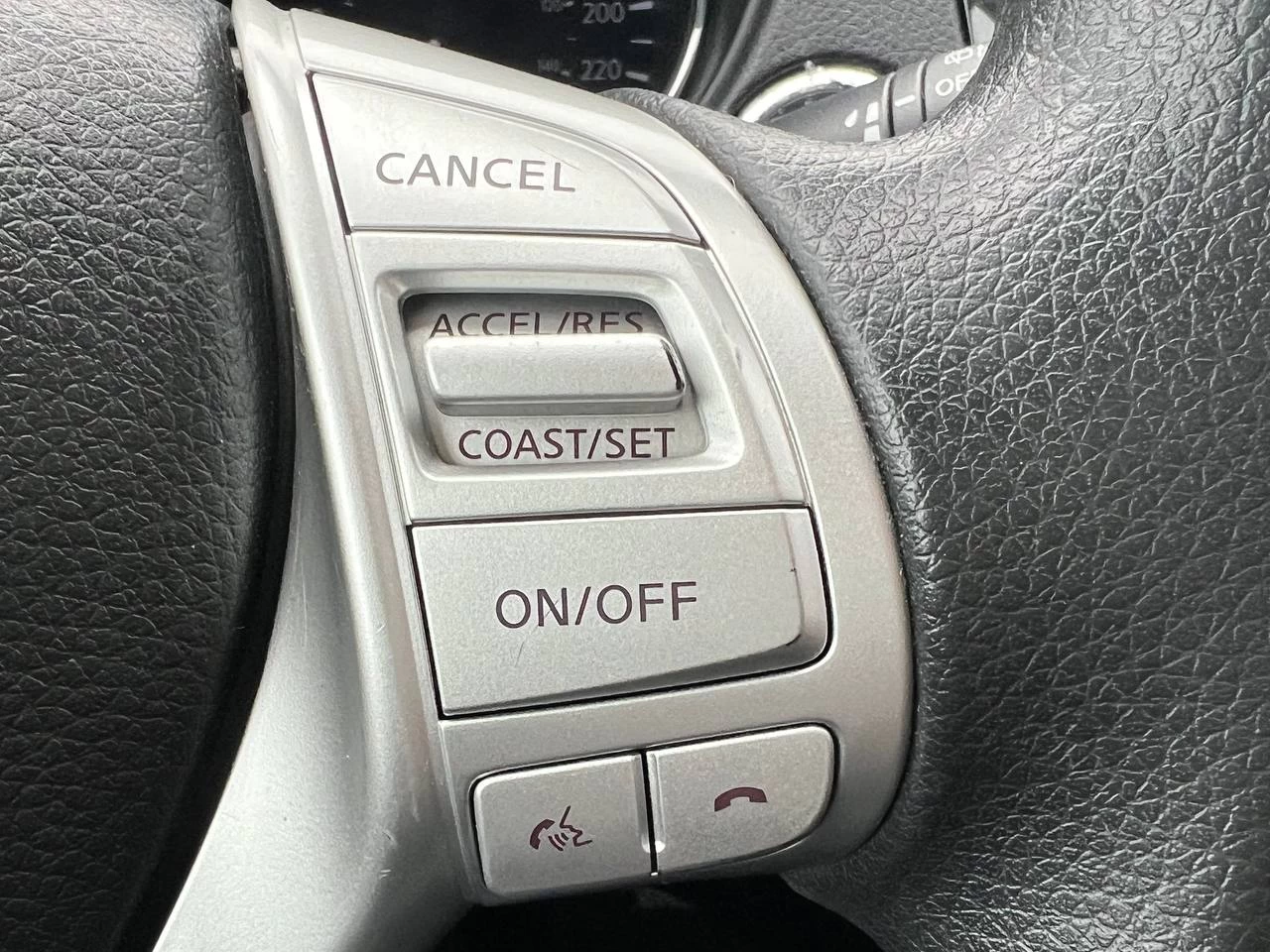 2016 Nissan Rogue SV**AWD**Toit Ouvrant Panoramique**CAMERA DE RECULE**SIEGES CHAUFFNATS**MAGS** Image principale