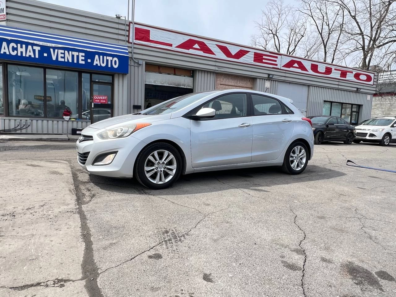 2013 Hyundai Elantra GT GLS**TOIT OUVRANT PANARAMIQUE**SIEGES CHAUFFANTS**MAGS** Image principale