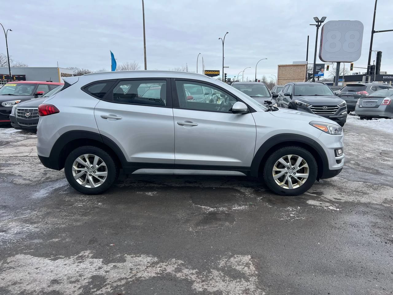 2019 Hyundai Tucson Preferred**SAAQ CERTIFIEE**AWD**CAR PLAY**LKA**ANGLE MORT**CamÉra de Recul**SIÈGES CHAUFFANTS AVANT et ARRIERE**VOLANT CHAUFFANT**ASSISTANCE AU MAINTIEN DE VOIE**MAGS** Image principale