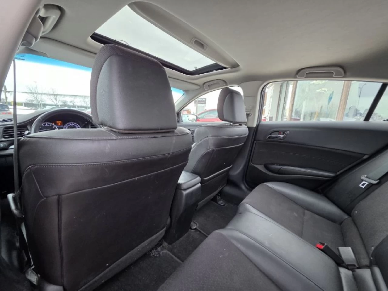 2015 Acura ILX Toit Ouvrant**CAMERA DE RECUL**SIEGES CHAUFFANTS**MAGS** Image principale