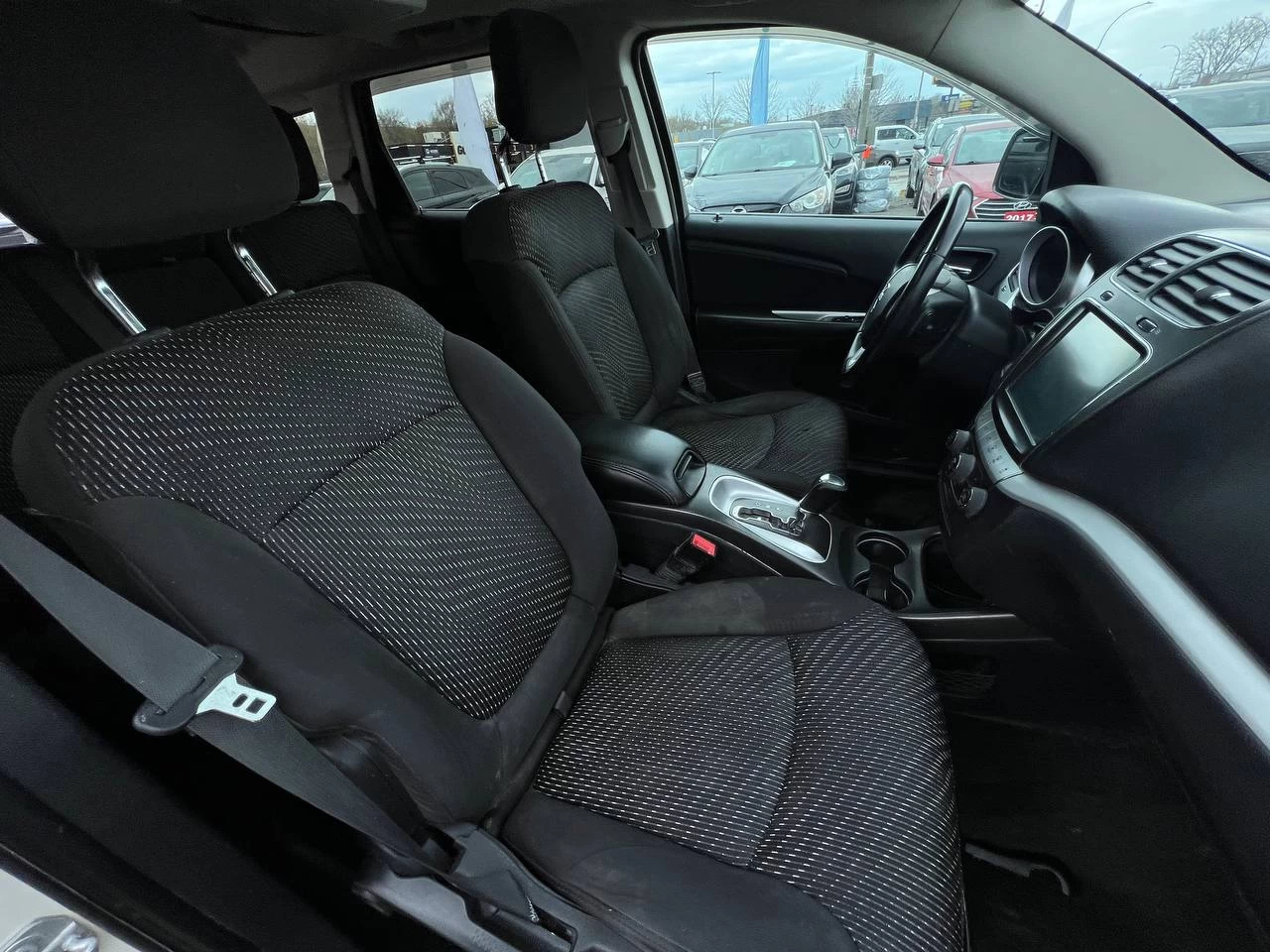 2017 Dodge Journey SXT**TOIT OUVRANT**CAMERA DE RECUL**SIEGES CHAUFFNATS**NAVIGATION**MAGS** Image principale