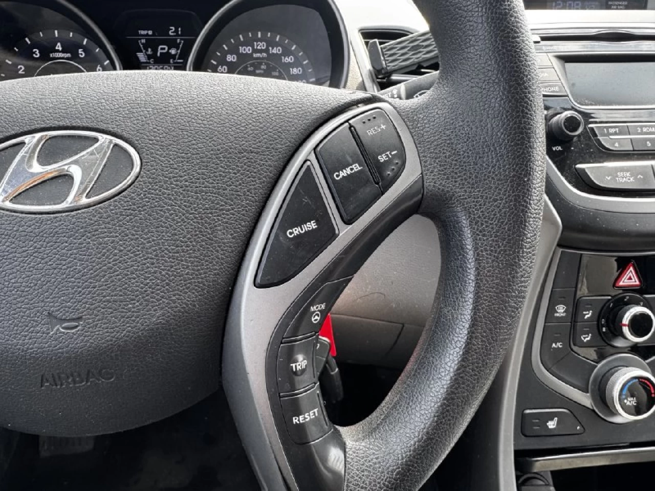 2014 Hyundai Elantra GL**SIEGES CHAUFFANTS**DÉmarreur À Distance** Image principale