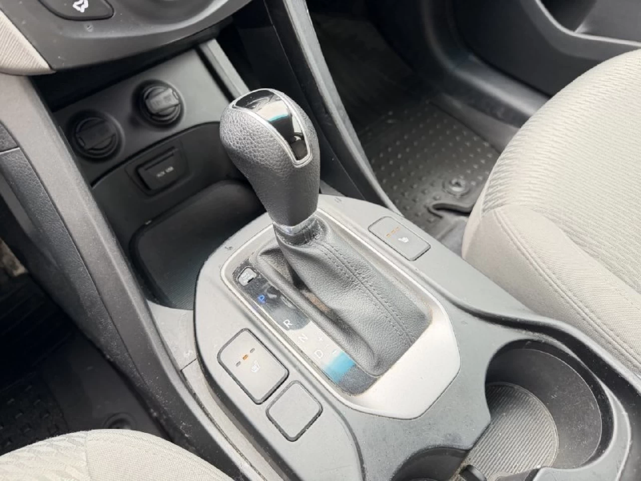2016 Hyundai Santa Fe Sport JAMAIS ACCIDENTEE**SAAQ CERTIFIEE**UNE SEULE PROPRIO**2.4L**SIEGES CHAUFFANTS**MAGS**EN SPECIAL** Image principale
