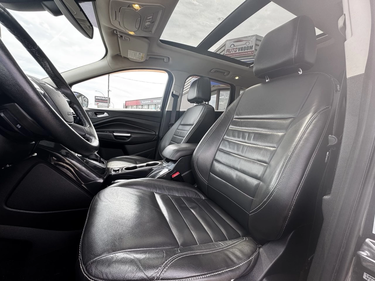 2015 Ford Escape Titanium**AWD**Toit Ouvrant**CamÉra de Recul**SIEGES EN CUIR**Navigation**SIEGES CHAUFFANTS**MAGS** Image principale