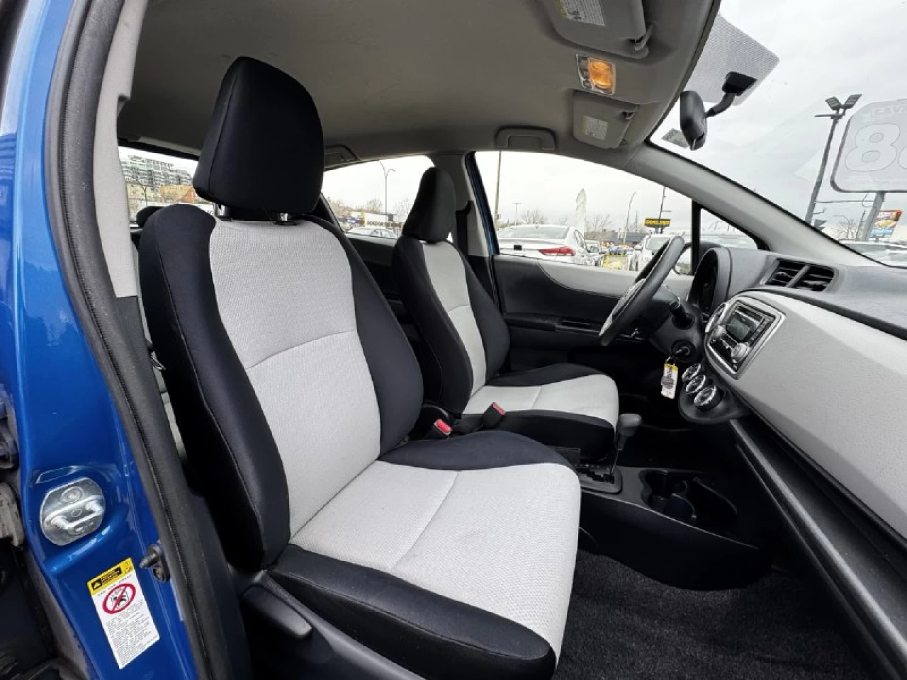 2012 Toyota Yaris LE**BAS KILOMETRAGE** Image principale