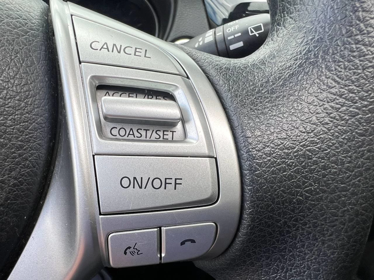 2014 Nissan Rogue SV**AWD**JAMAIS ACCIDENTEE**SAAQ CERTIFIEE**TOIT PANORAMIQUE**CAMERA DE RECUL**SIEGES CHAUFFANTS**MAGS** Image principale