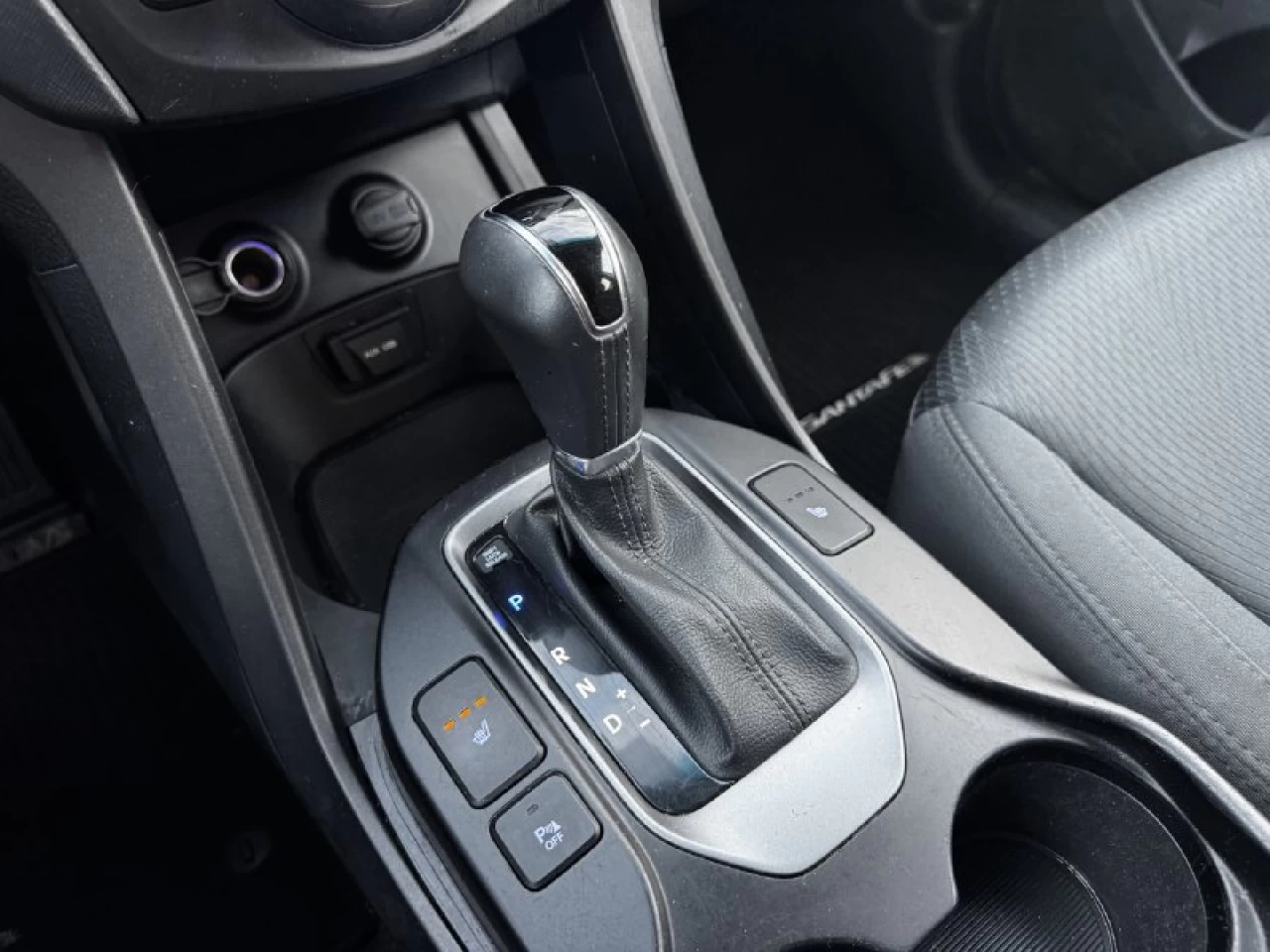 2015 Hyundai Santa Fe Sport Premium**AWD**Jamais Accidente**SIEGES CHAUFFNATS AVANT ET ARRIERE**VOLANT CHAUFFNATS**MAGS** Main Image