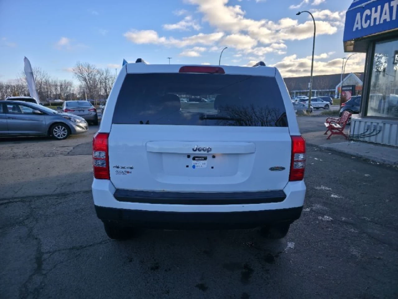 2014 Jeep Patriot **NORTH EDITION**JAMAIS ACCIDENTEE**4X4**SIEGES CHAUFFANTS**MAGS**EN SPECIAL** Image principale