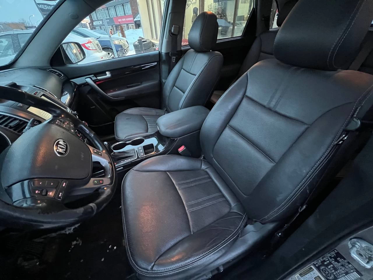 2014 Kia Sorento SX**JAMAIS ACCIDENTEE**AWD**TOIT OUVRANT PANAROMIQUE**CAMERA DE RECULE**NAVI**SIEGES EN CUIR**SIEGES CHAUFFANTS AVANT ET ARRIERE**SiÈge VentilÉ**VOLANT CHAUFFANT**Alerte d’angle mort** Main Image