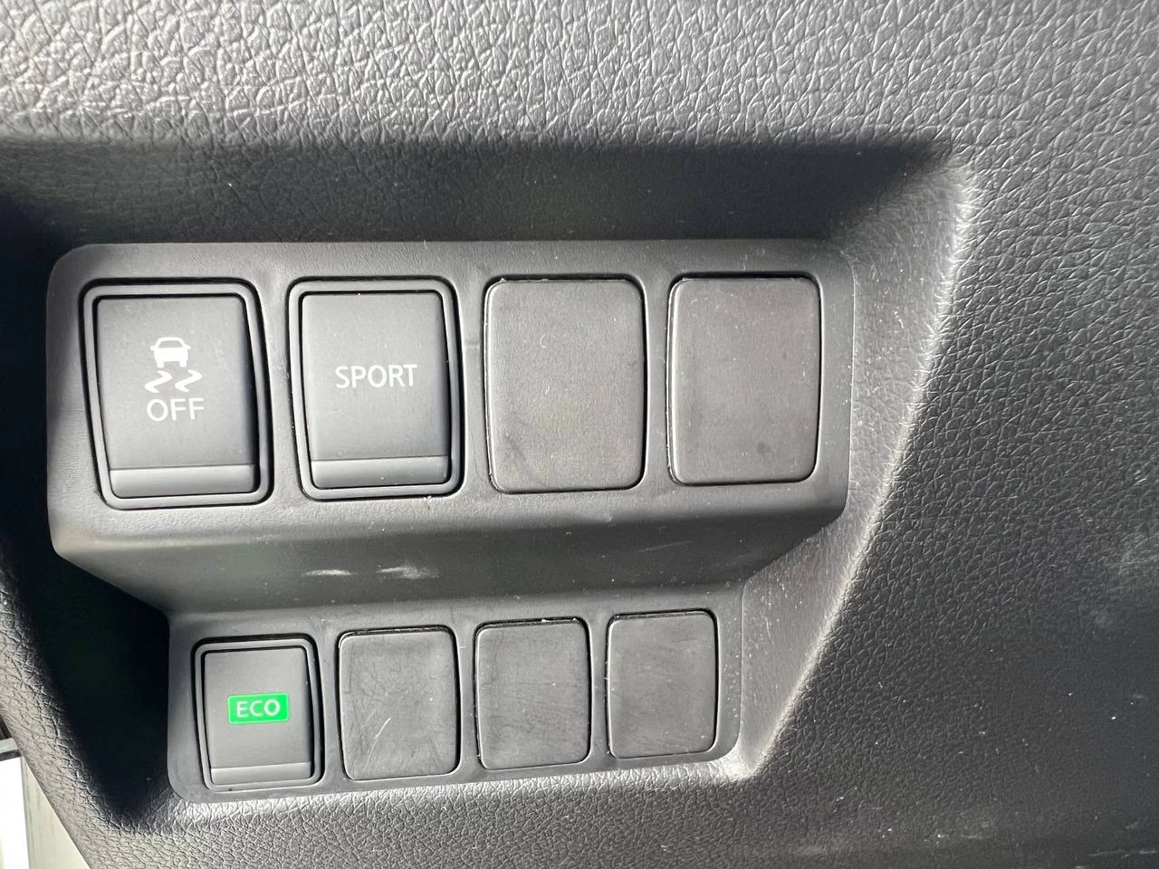 2015 Nissan Rogue SV**Jamais accidentÉ**CAMERA DE RECULE**SIEGES CHAUFFNATS** Image principale