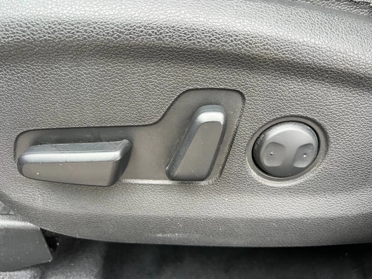 2017 Hyundai Tucson SE**Jamais Accidentee**SAAQ Certifie**TOIT OUVRANT PANORAMIQUE**SIEGE EN CUIR**CAMERA DE RECUL**SIEGES CHAUFFNATS AVANT ET ARRIERE**Volant Chauffant**Alerte d'angle Mort**MAGS** Image principale