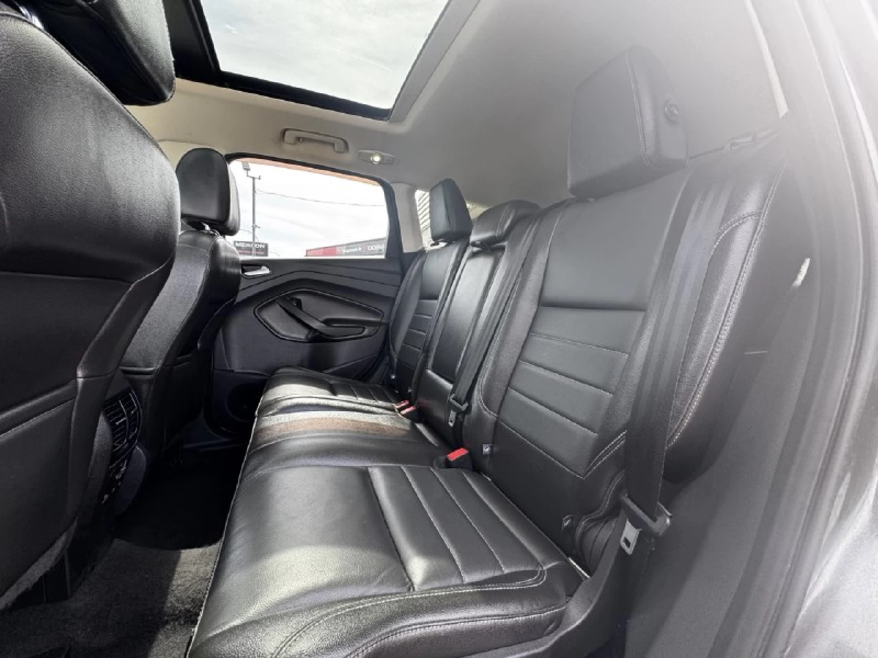 2015 Ford Escape Titanium**AWD**Toit Ouvrant**CamÉra de Recul**SIEGES EN CUIR**Navigation**SIEGES CHAUFFANTS**MAGS** Image principale