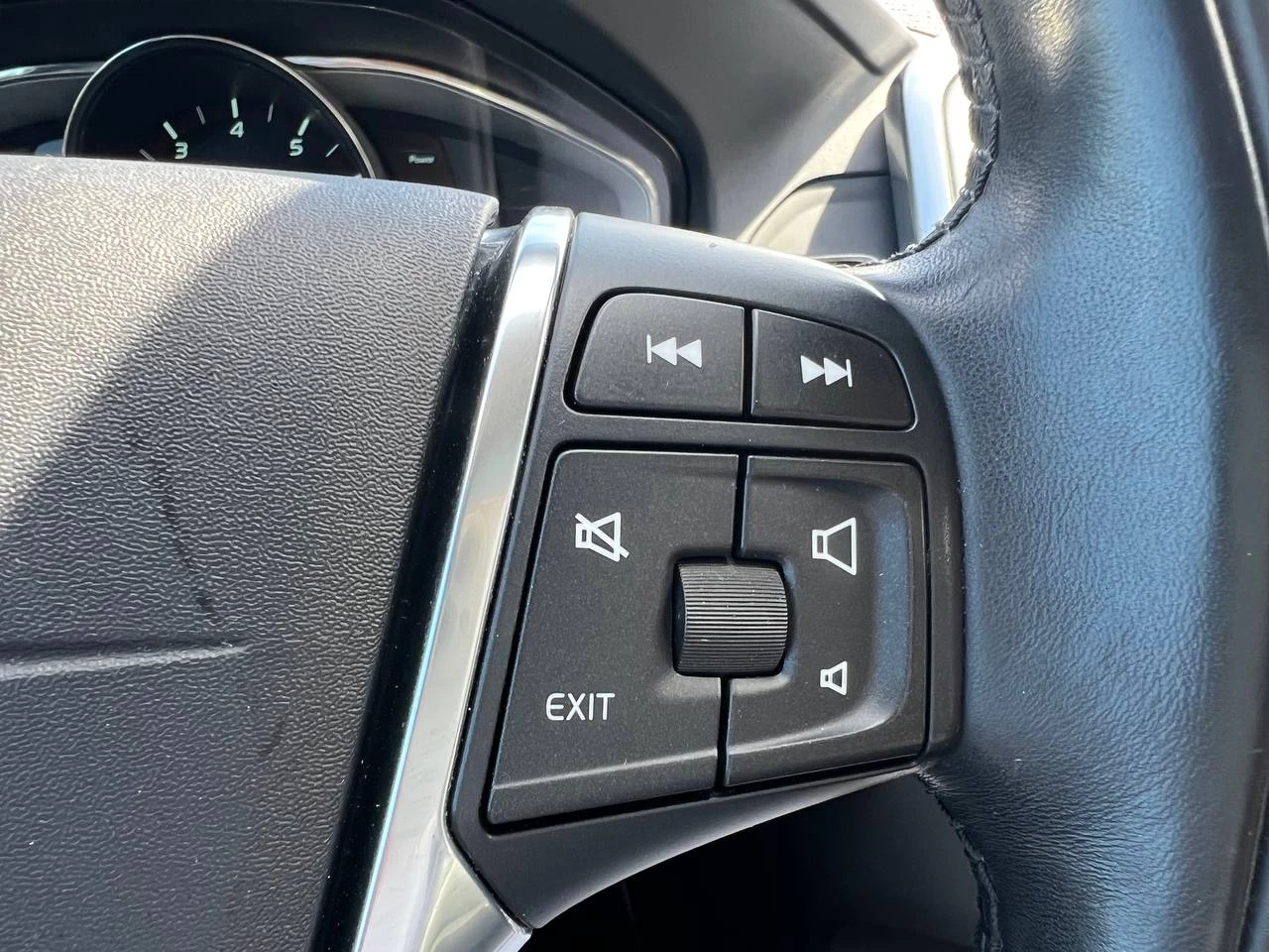 2014 Volvo XC60 3.2**AWD**Toit Ouvrant Panaromique**SIEGES EN CUIR**SIEGES CHAUFFANTS**SIEGES CHAUFFANTS ARRIERE**VOLANT CHAUFFANTS**MAGS** Main Image