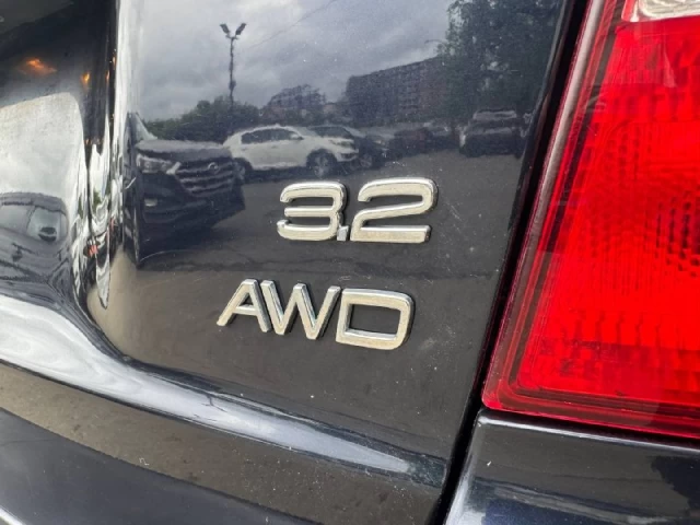 Volvo S80 S80 3.2 AWD **TOIT OUVRANT**SIÈGES VENTILLÉS & CHAUFFANTS**CUIR**DÉTECTEUR D'ANGLES MORTS**PUSH TO START**KEYLESS ENTRY**RÉGULATEUR DE VITESSE ADAPTATIF**SIÈGES ÉLÉCTRIQUES** 2008