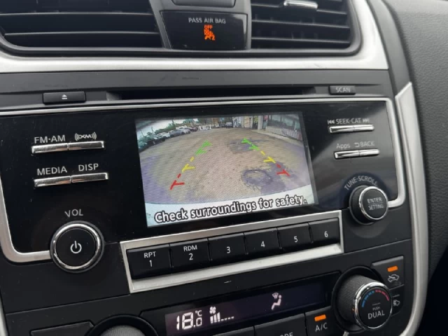 Nissan Altima 2.5**Camera de recul**ALERTE ANGLE MORT**SIEGES CHAUFFANTS**MAGS**PUSH TO START** 2016