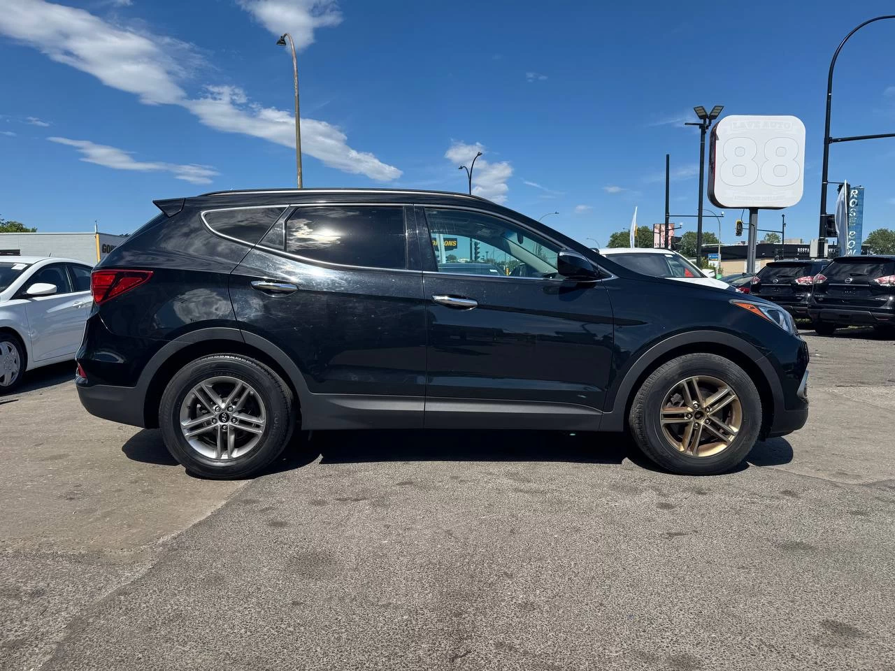 2017 Hyundai Santa Fe Sport SE**AWD**SAAQ CERTIFIEE**TOIT OUVRANT PANORAMIQUE**SIEGE EN CUIR**CAMERA DE RECUL**SIEGES CHAUFFNATS AVANT ET ARRIERE**Volant Chauffant**Alerte d'angle Mort**MAGS** Main Image