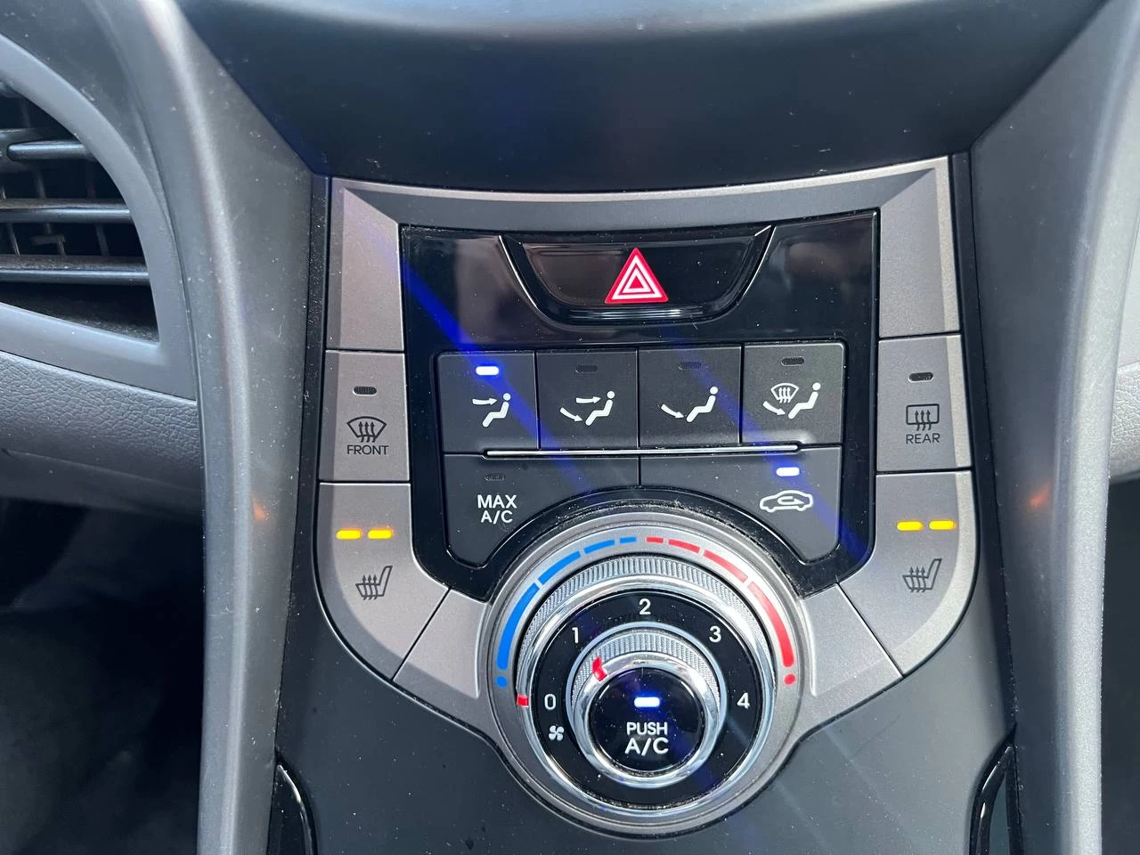 2013 Hyundai Elantra GL**SAAQ CERTIFIEE**SIEGES CHAUFFANTS** Main Image