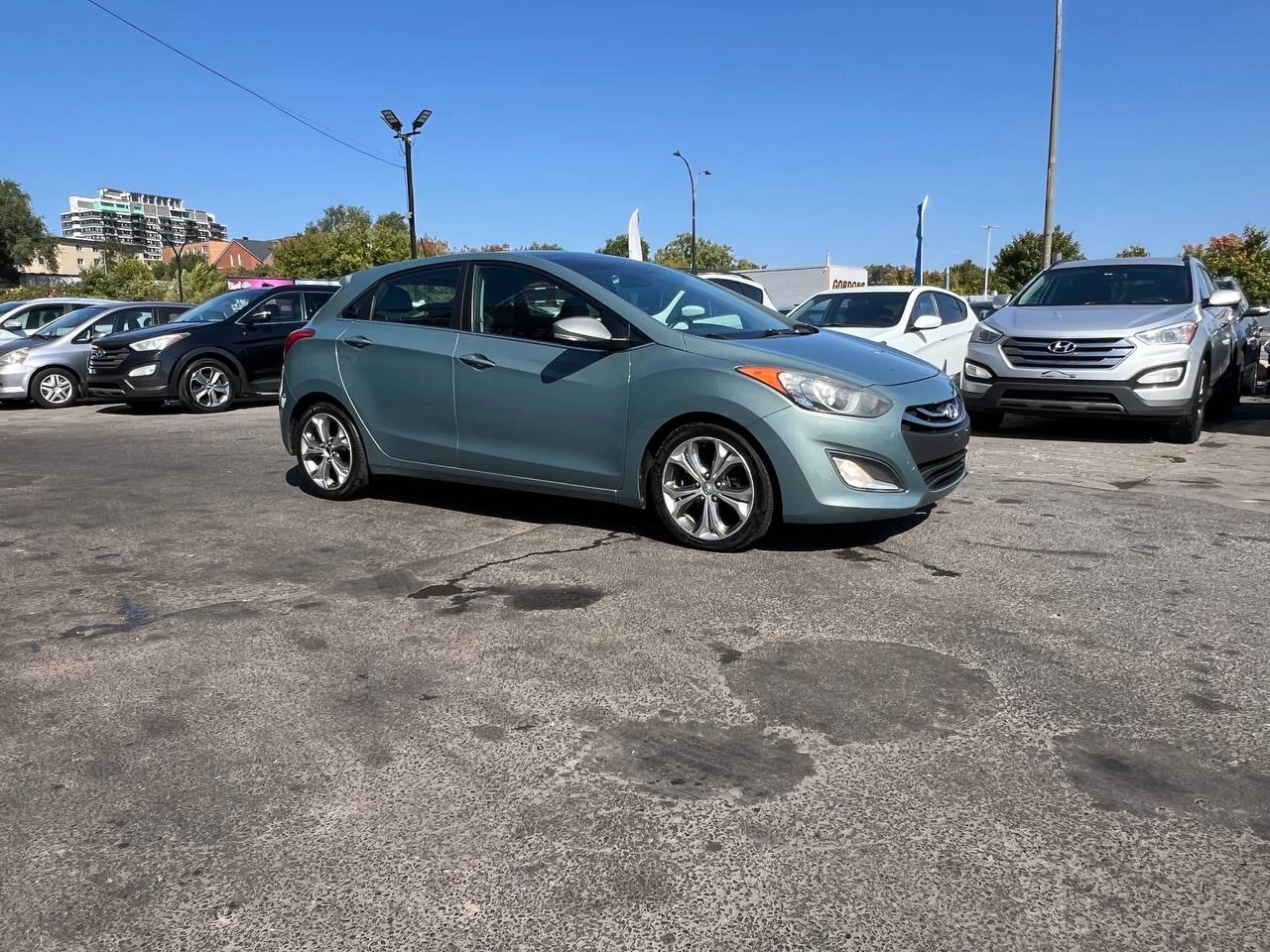 2013 Hyundai Elantra GT SE**SAAQ CERTIFIEE**TOIT OUVRANT PANORAMIQUE**Sieges en Cuir**SIEGES CHAUFFNATS**MAGS** Image principale