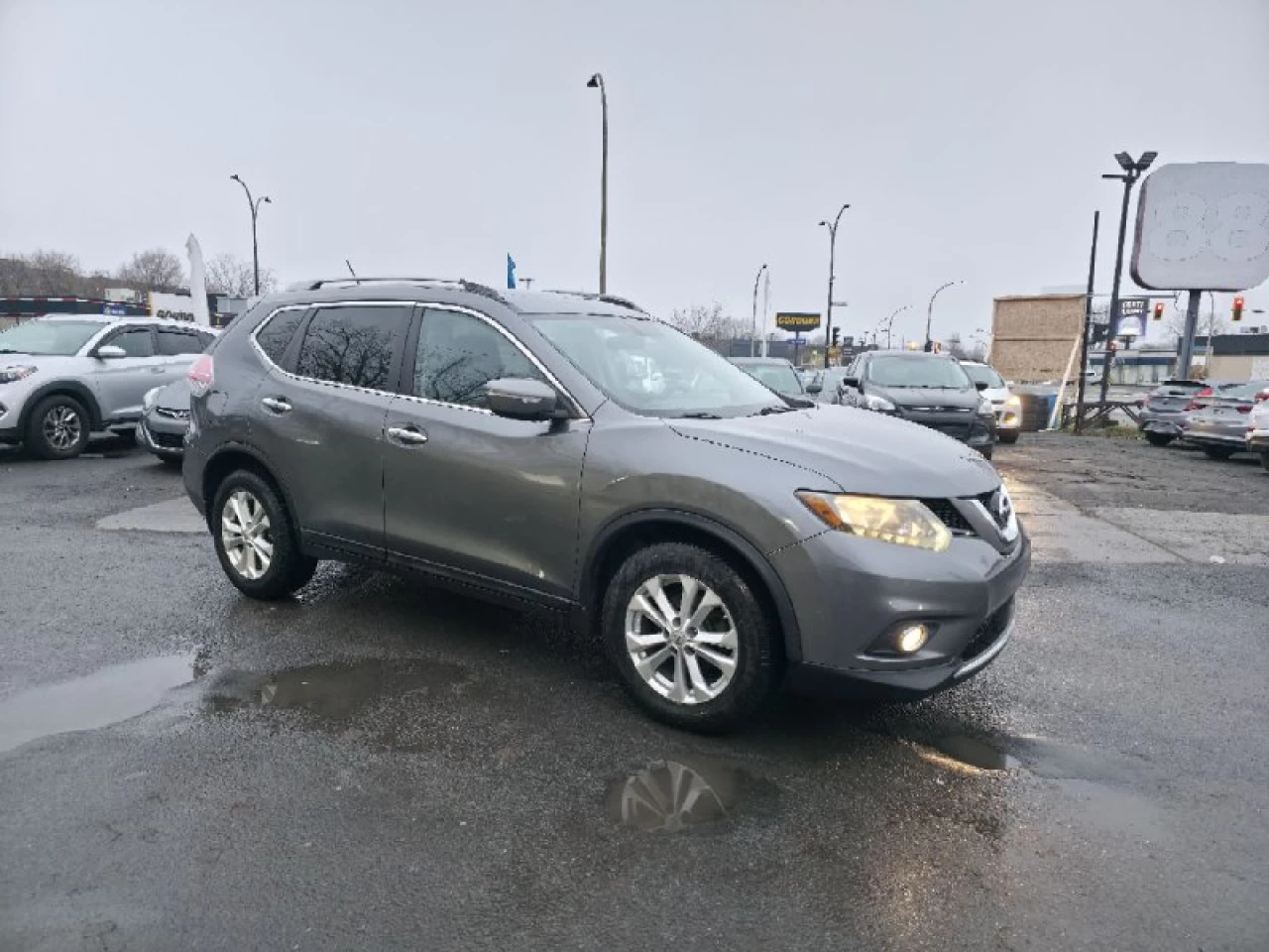 2015 Nissan Rogue **SV**TOIT PANORAMIQUE**CAMERA DE RECUL**SIEGES CHAUFFANTS**MAGS** Image principale
